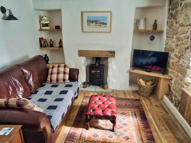 Knocker Cottage: Cozy 3-Bedroom Retreat Near Beaches Camborne Exterior photo