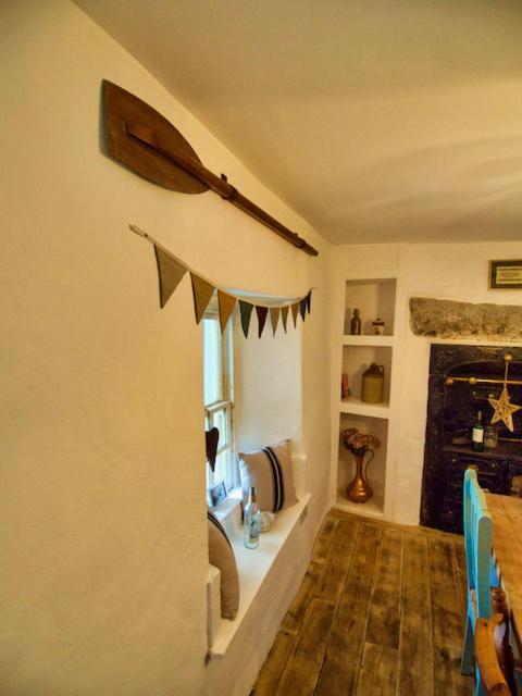 Knocker Cottage: Cozy 3-Bedroom Retreat Near Beaches Camborne Exterior photo