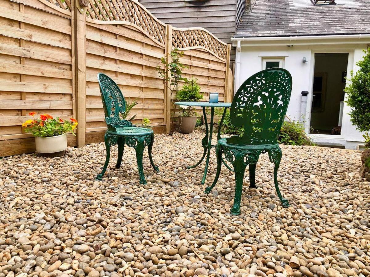 Knocker Cottage: Cozy 3-Bedroom Retreat Near Beaches Camborne Exterior photo